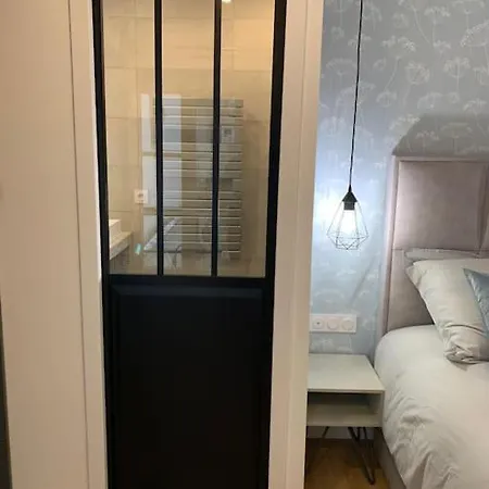 Renovated Close To Opera Apartment