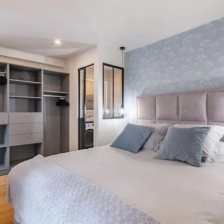 Renovated Close To Opera Apartment