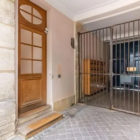 Renovated Close To Opera *
