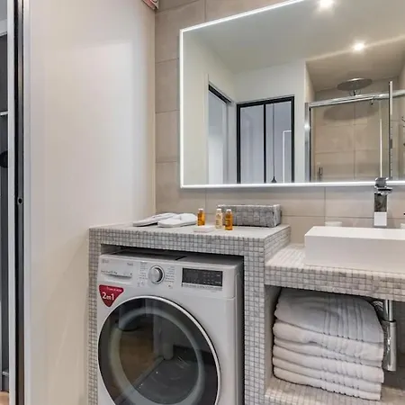 Renovated Close To Opera Apartment *